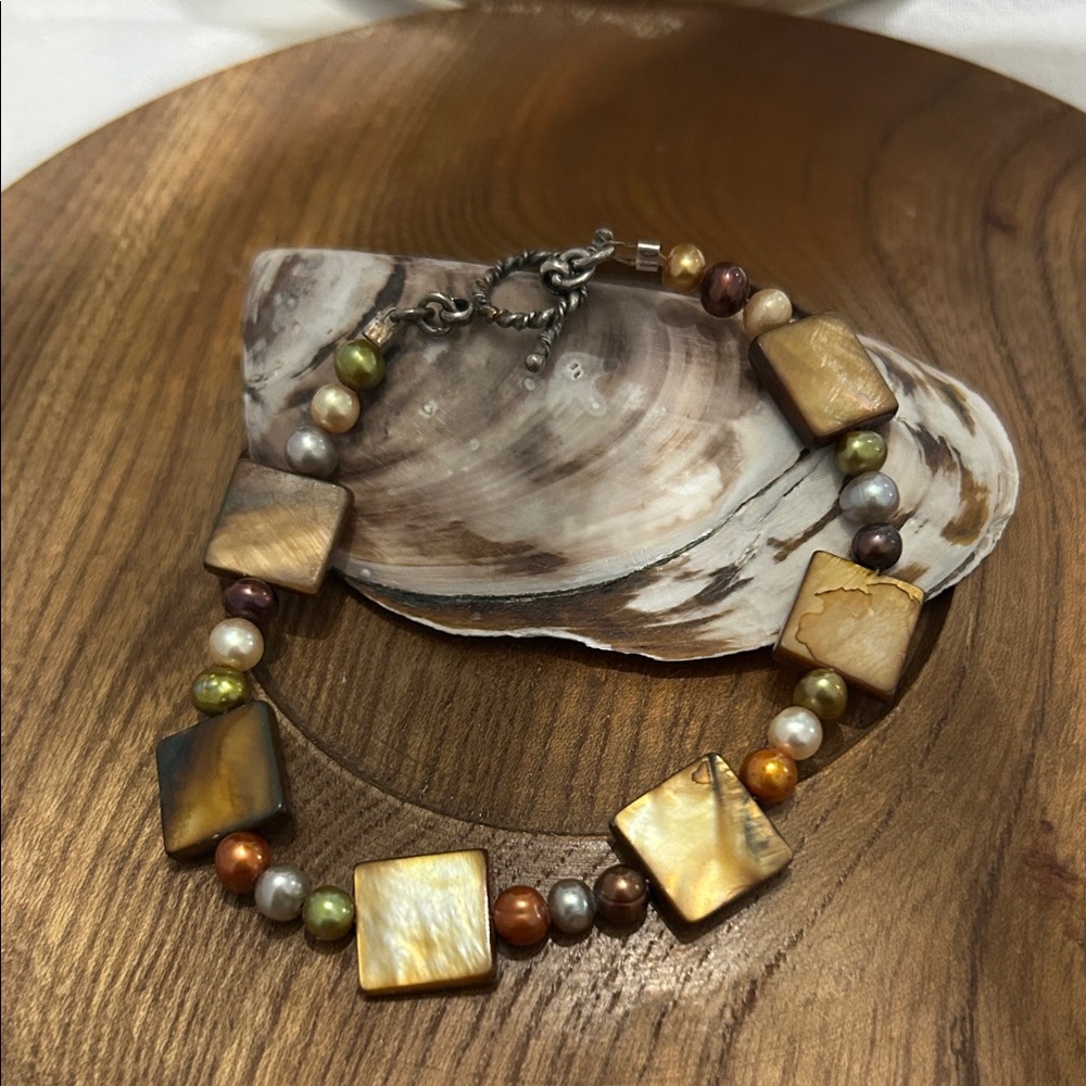 Elegant Multicolor Pearls Bracelet